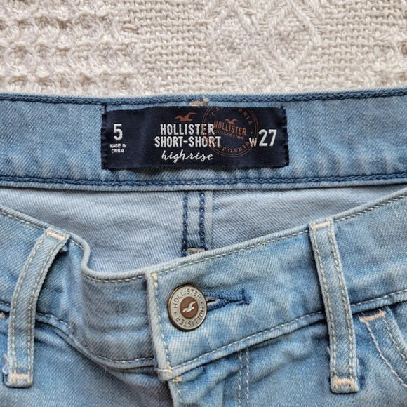 Hollister Light Wash Raw  Hem, Lace Trimmed Jean Shorts - Picture 3 of 8